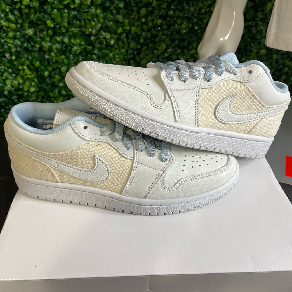 JORDAN 1 LOW SE (IRIS WHISPER) (Sz 7w)